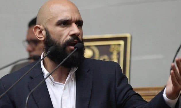 Marco Bozo, ex preso político, asume como subsecretario de la AN 2015