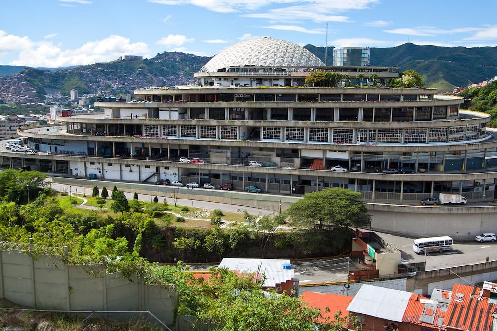 ¿Cómo el Helicoide pasó de albergar damnificados e intelectuales a ser una cárcel para narcos, homicidas y presos políticos?