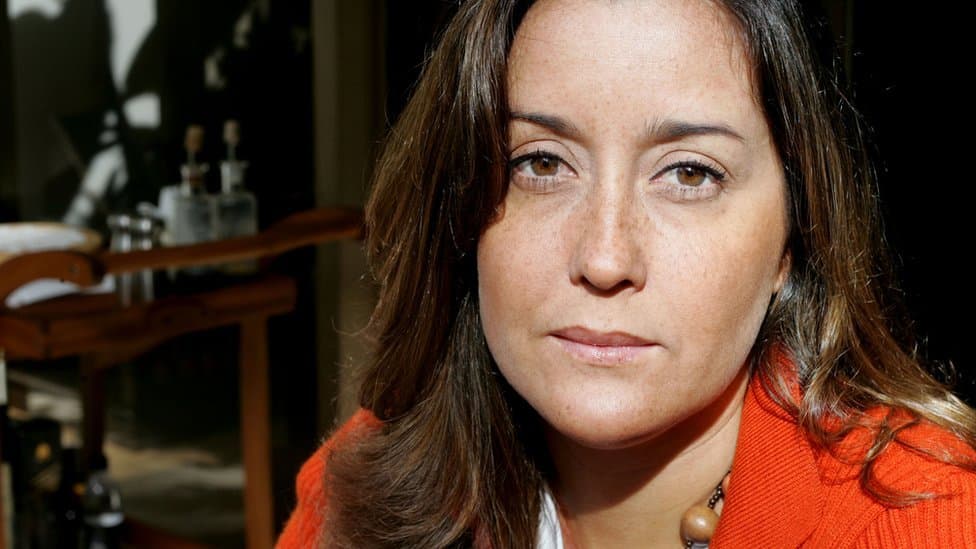 Rocío San Miguel en Madrid tras excarcelación: no goza de libertad plena, aclara su familia