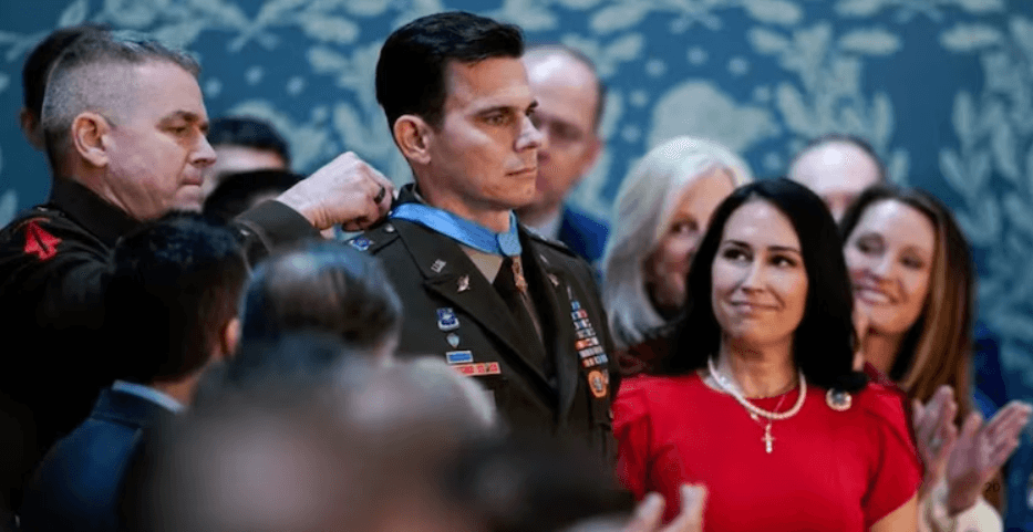 Eric Slover: El piloto 'unicornio' que desafió a Maduro y fue premiado por Trump