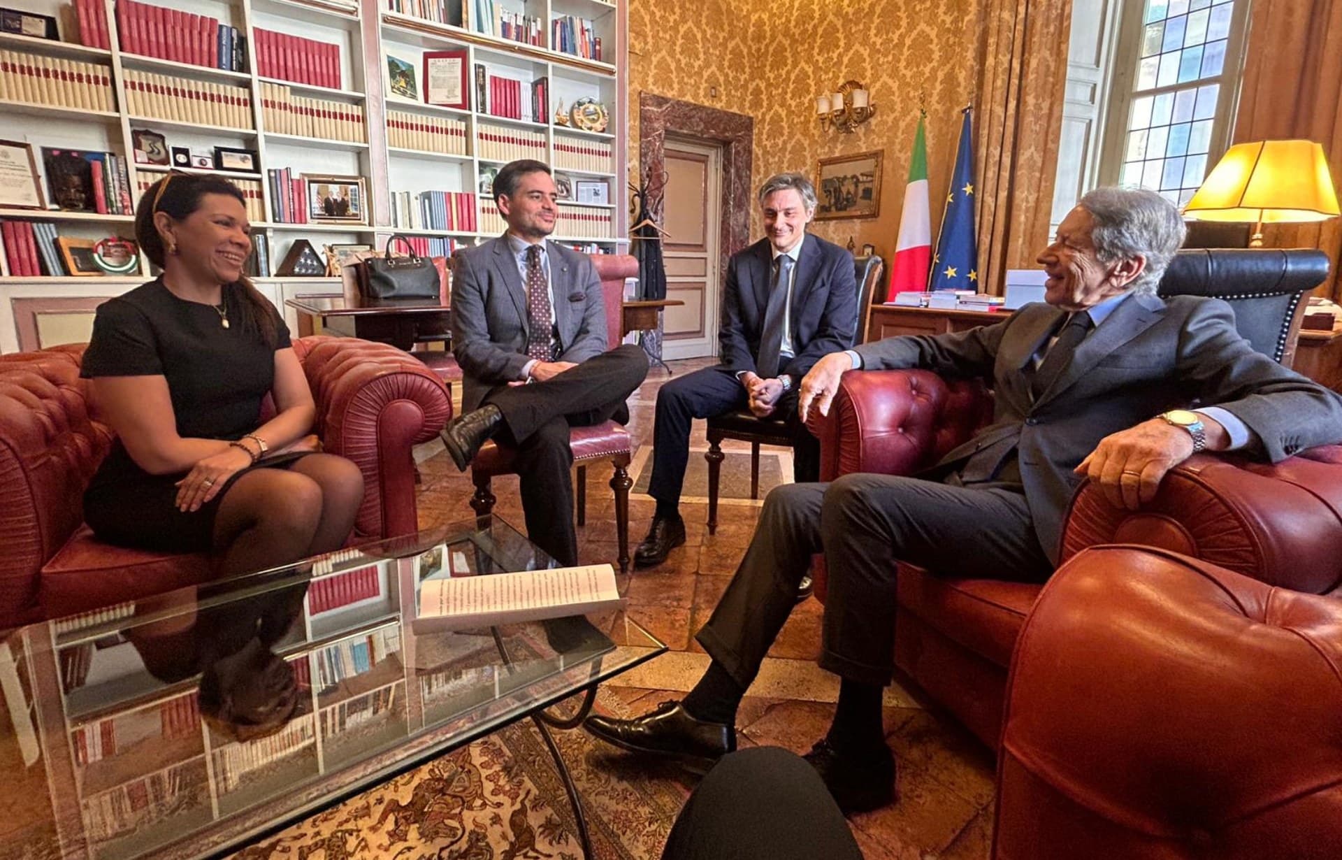 Opositores venezolanos en Italia claman por elecciones libres y derechos humanos