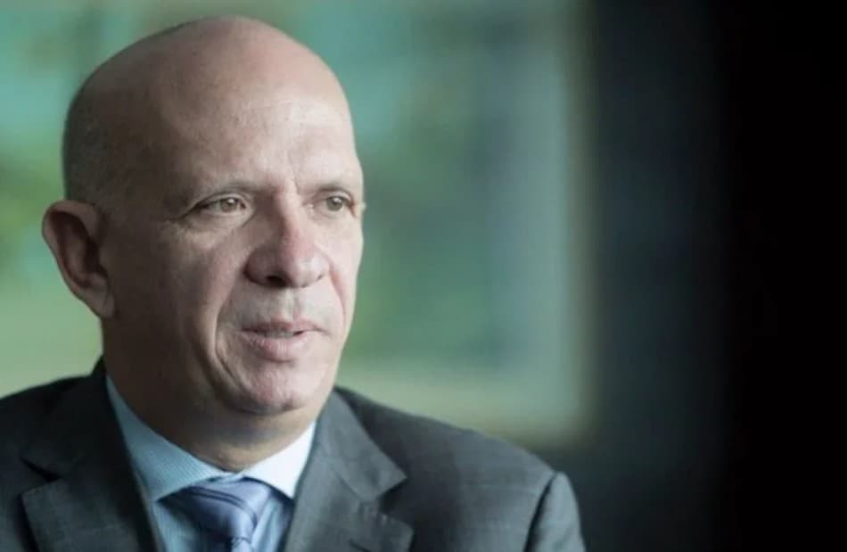 Sentencia de Hugo «el Pollo» Carvajal aplazada por tormentas invernales