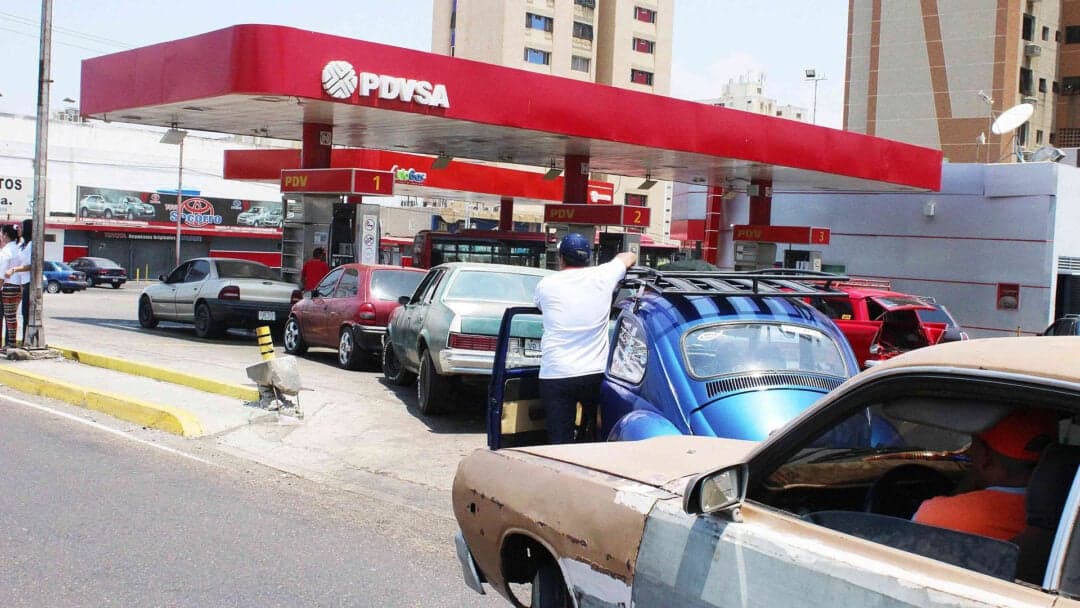 Pdvsa lanza programa de gasolina súper premium a 1 dólar por litro