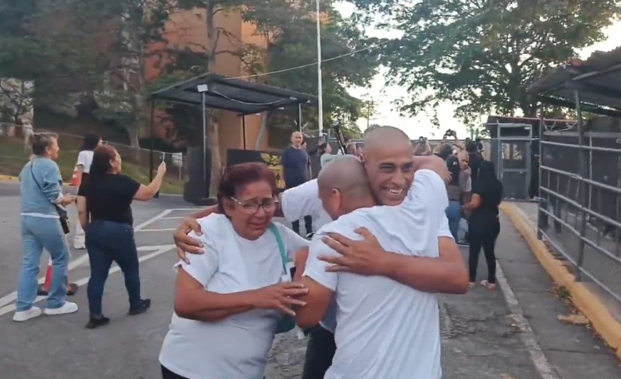 Liberan a 34 presos políticos en Rodeo I: Cadetes entre los excarcelados