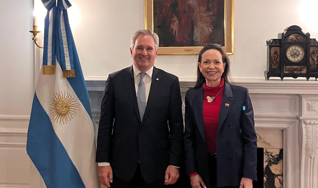 María Corina Machado y Canciller Argentino Discutieron la Transición Democrática en EE. UU.