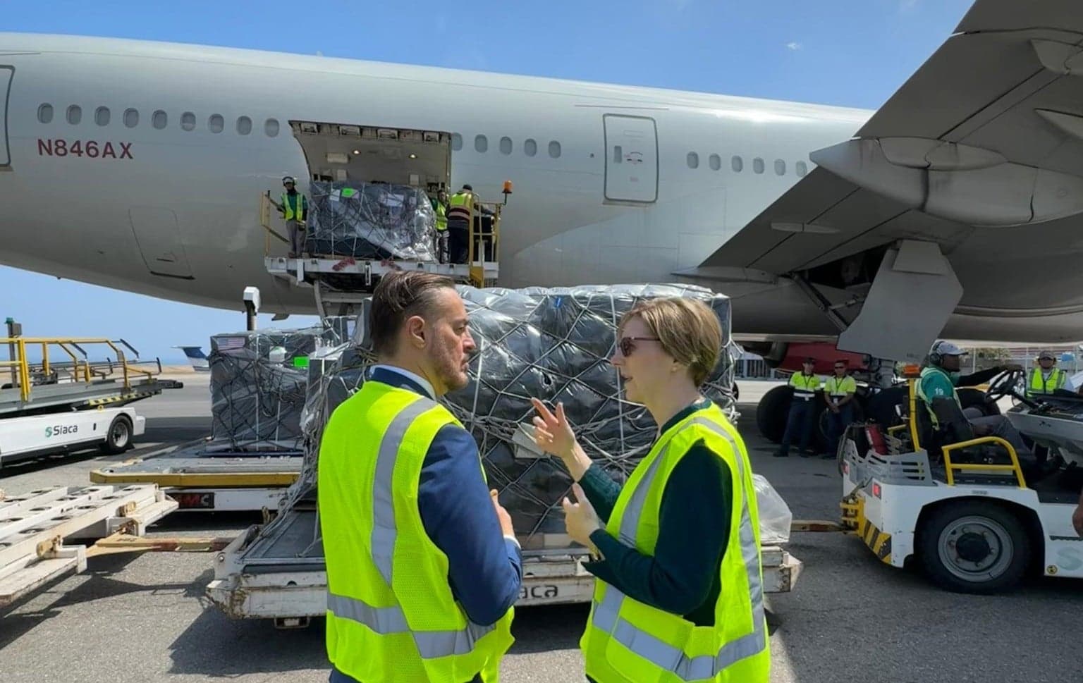 EE. UU. aporta 6.000 kilos de medicamentos para venezolanos en crisis