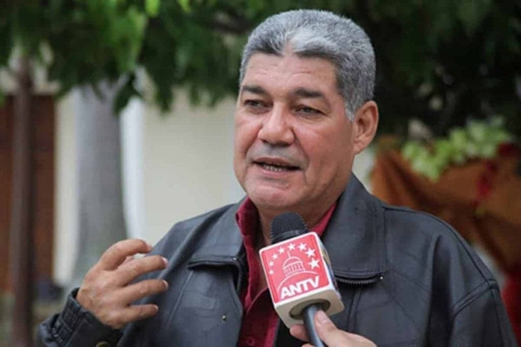 Ministro de Trabajo elude preguntas sobre aumento del salario mínimo en Venezuela