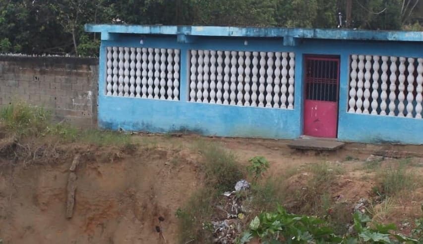 Crisis en Bolívar: Vecinos temen derrumbe tras lluvias constantes
