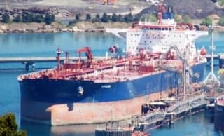 Buques Petroleros Sancionados por EE. UU. Operan en Costas de Venezuela