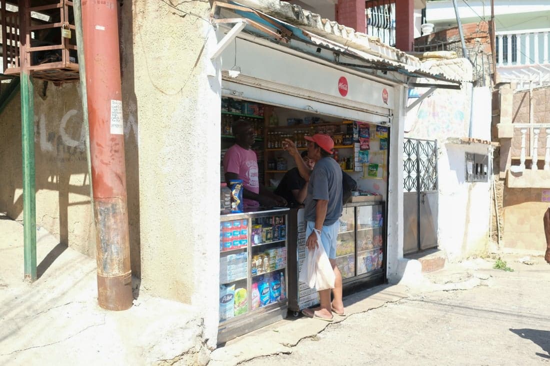 Comerciantes de La Guaira se Reinventan Tras Terremotos Devastadores