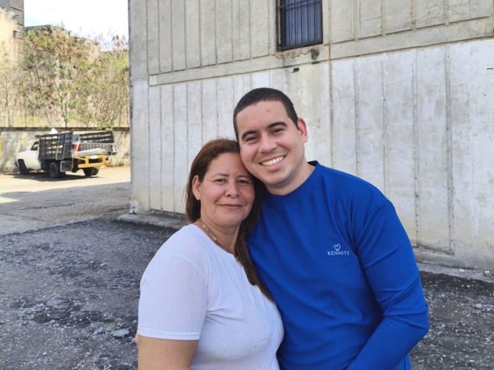 Kennedy Tejada, defensor de derechos humanos, excarcelado tras 17 meses