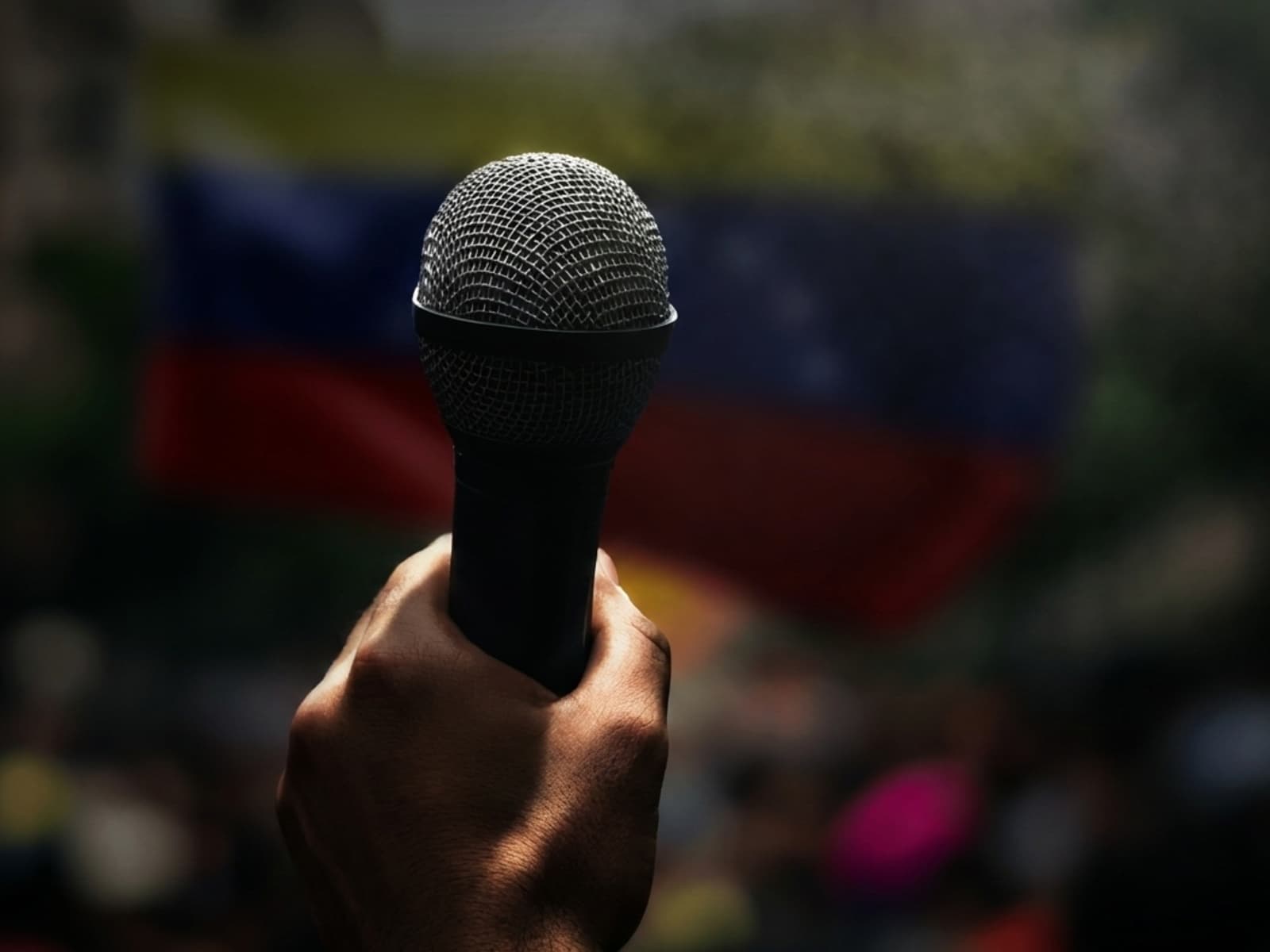 Detenciones, deportaciones y censura: semana de conmoción para la libertad de prensa en Venezuela