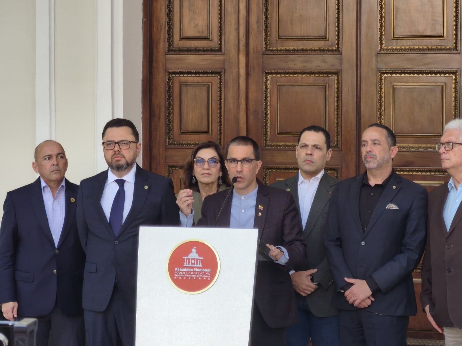 Arreaza informa sobre 6,000 amnistiados con condiciones severas