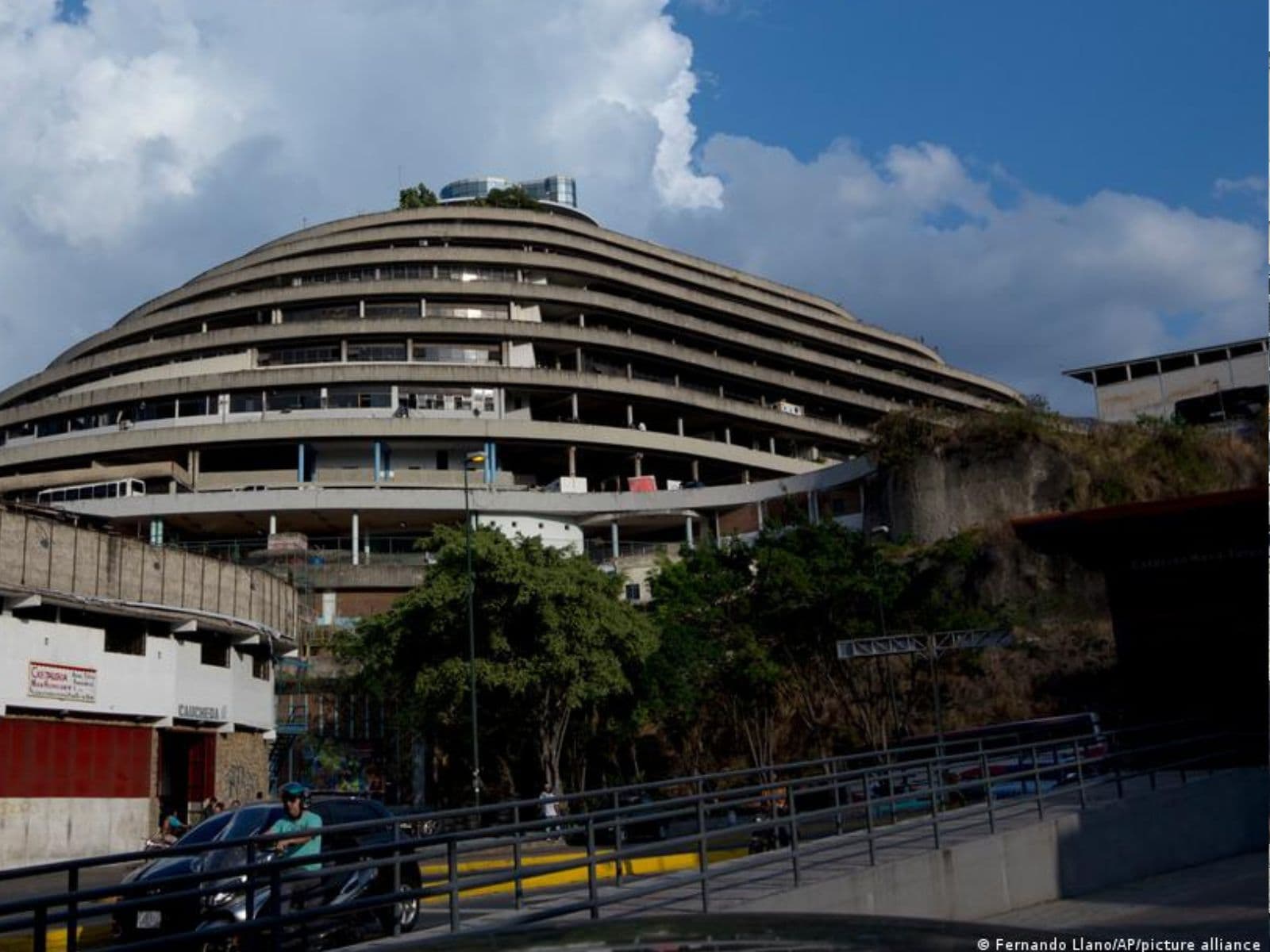 Traslado de presos políticos en Venezuela: una violación de la ley