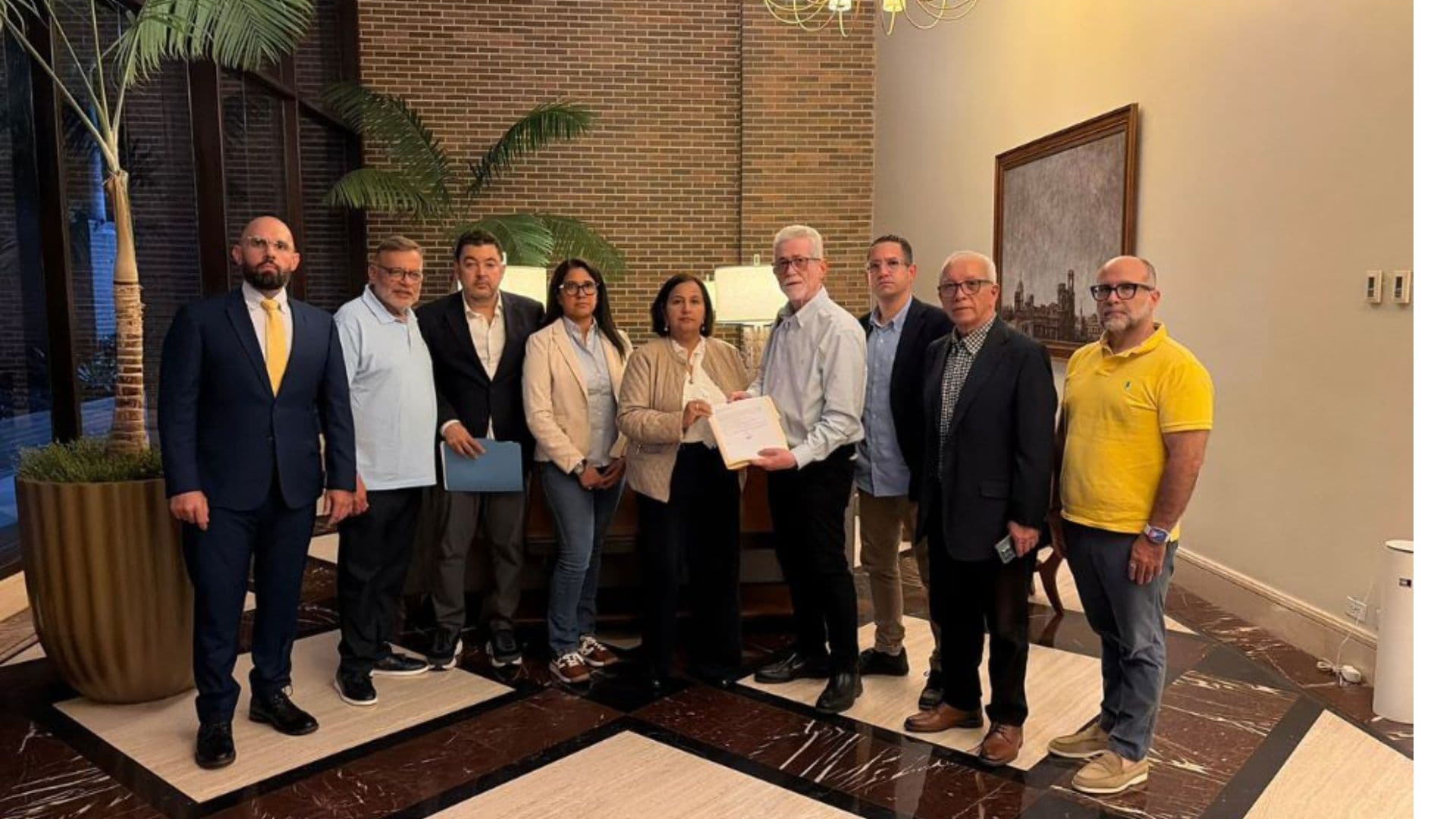 Dinorah Figuera regresa a Venezuela: La política se agita en el país