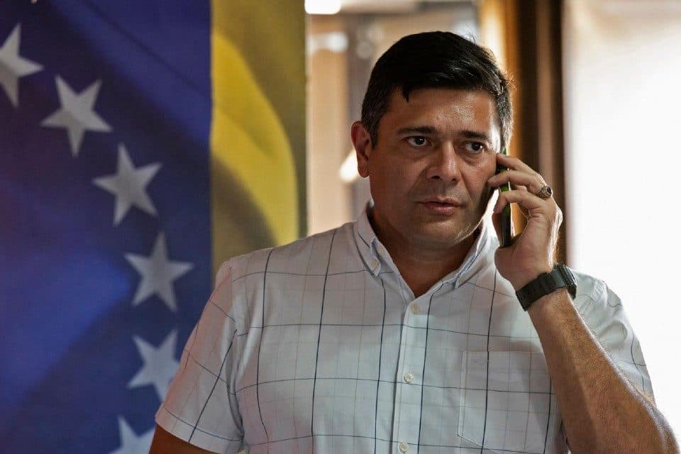 Freddy Superlano podría recuperar su libertad en horas, anuncia su esposa