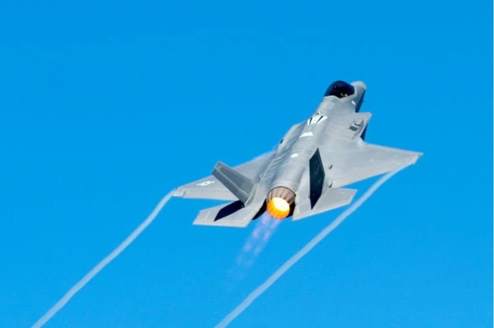 Un F-35 de la Fuerza Aérea de EEUU provocó un estallido sónico en este país