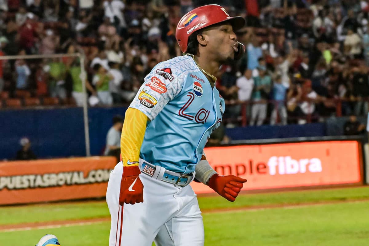 Cardenales se aferran al primer lugar del Round Robin con victoria sobre Bravos