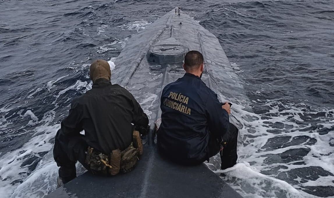 Portugal Detiene Narcosubmarino con 300 Fardos de Cocaína en el Atlántico