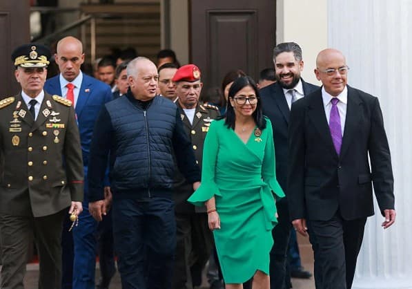 ABC: Trump se ocupa del petróleo y Delcy, de Diosdado