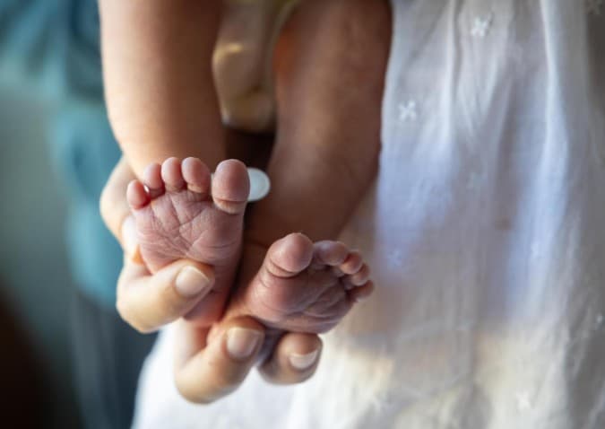 Detienen a dos médicos de hospital materno en Rusia por muerte de nueve recién nacidos