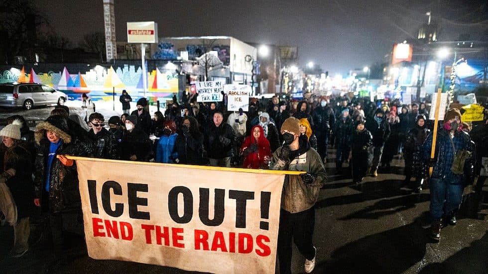 El Congreso de EE. UU. Debate la Desaparición de ICE: Implicaciones Globales