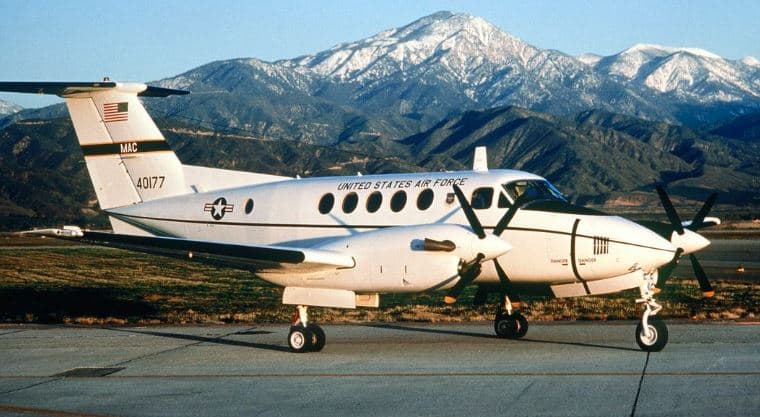 Beech C-12 Huron del Ejército de EEUU aterriza en Puerto Rico en plena ofensiva militar en el Caribe