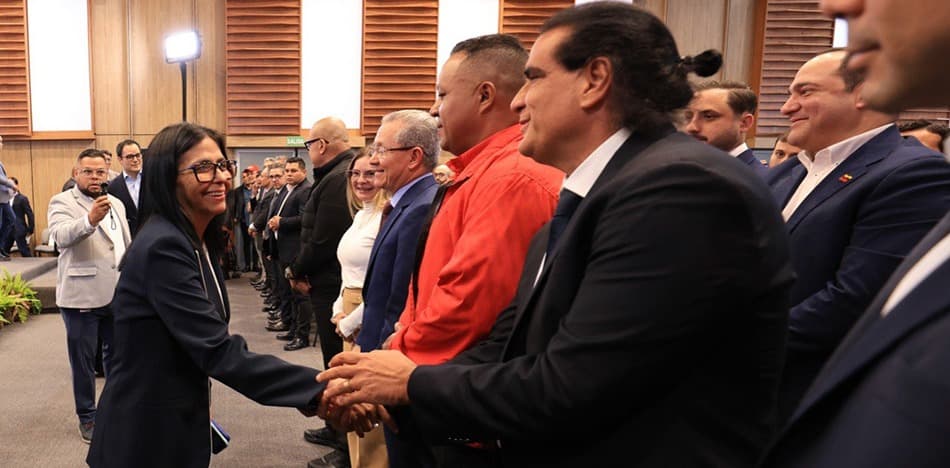 Delcy Rodríguez Revela el Colapso del Entorno Político de Maduro