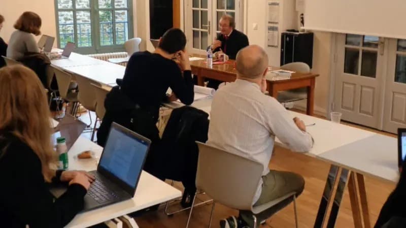 La universidad francesa que atrae a espías en formación