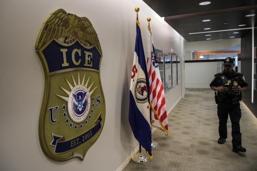Inmigrante ilegal salió de prisión después de 15 años, pero ICE lo estaba esperando