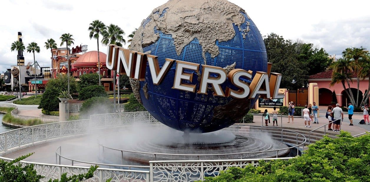Tragedia en Universal Studios: Mujer de 70 años pierde la vida en montaña rusa