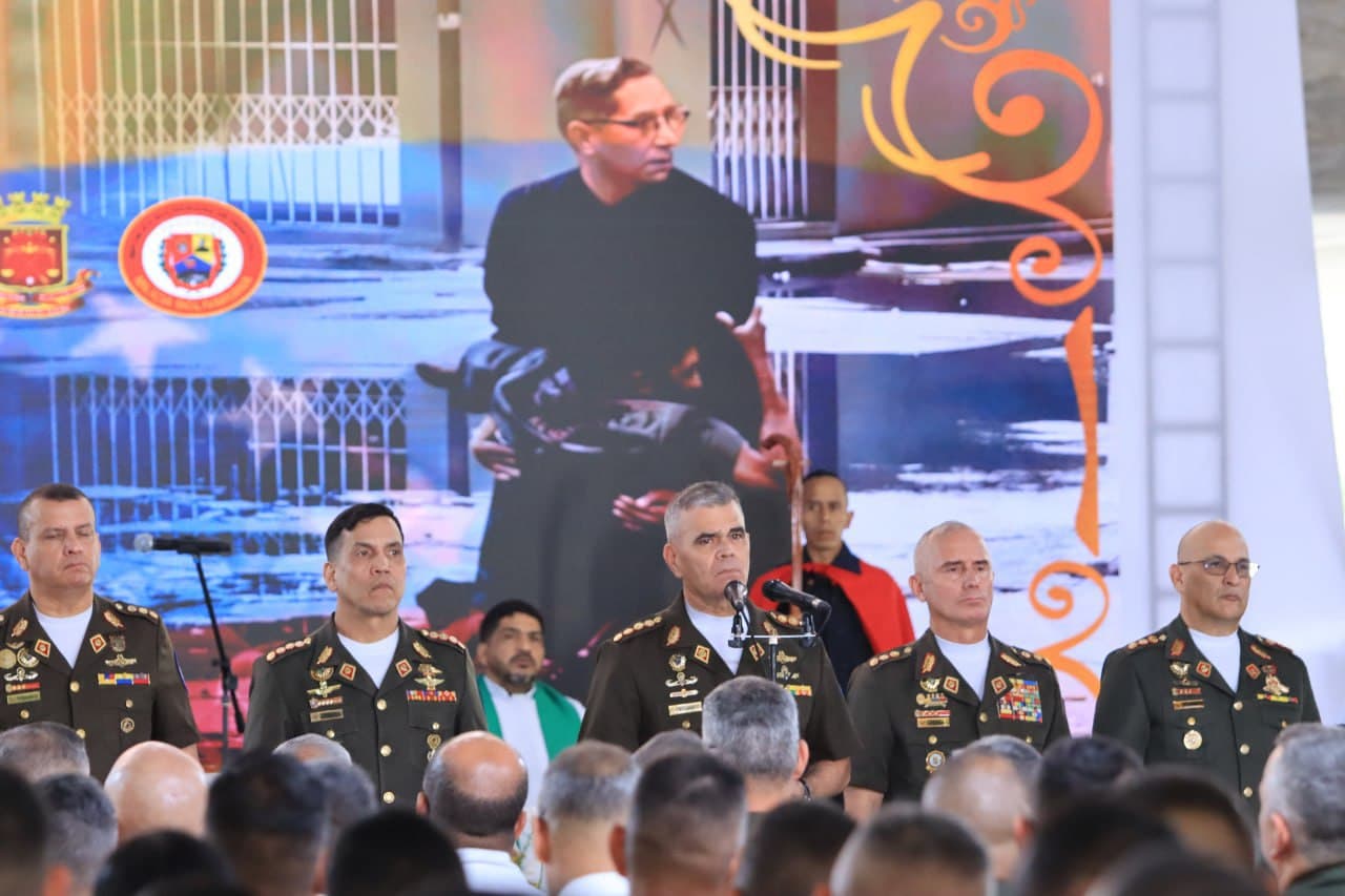 Padrino López Anuncia Revisión Urgente en la Fuerza Armada Venezolana