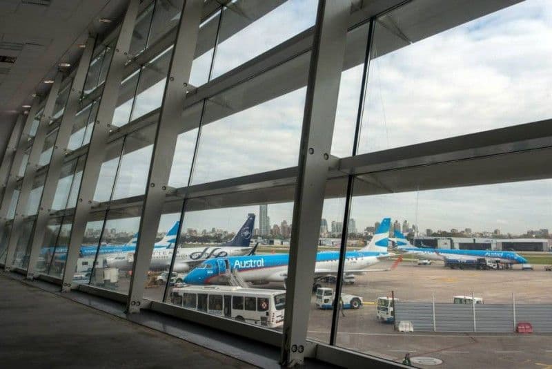 Aerolíneas en Argentina suspenden vuelos por huelga general este 19 de febrero