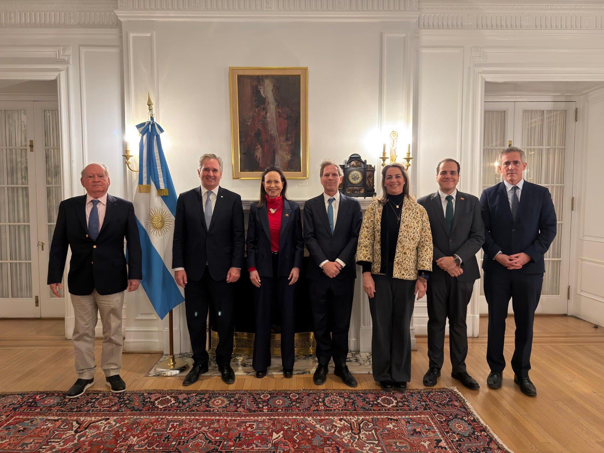 María Corina Machado y canciller argentino analizan la transición democrática en Venezuela