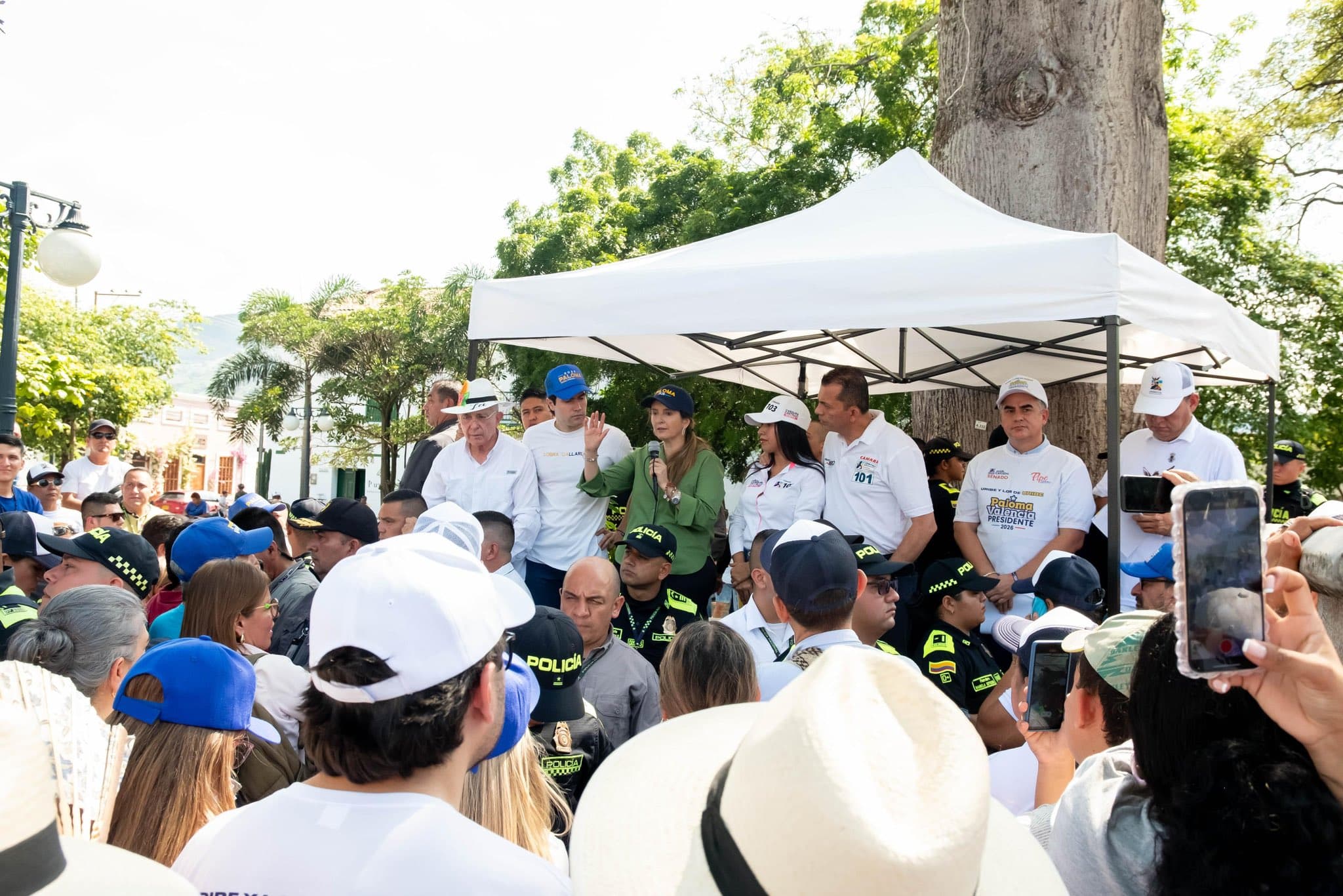 Capturan a mujer armada en mitin de Paloma Valencia: ¿Un atentado en puerta?