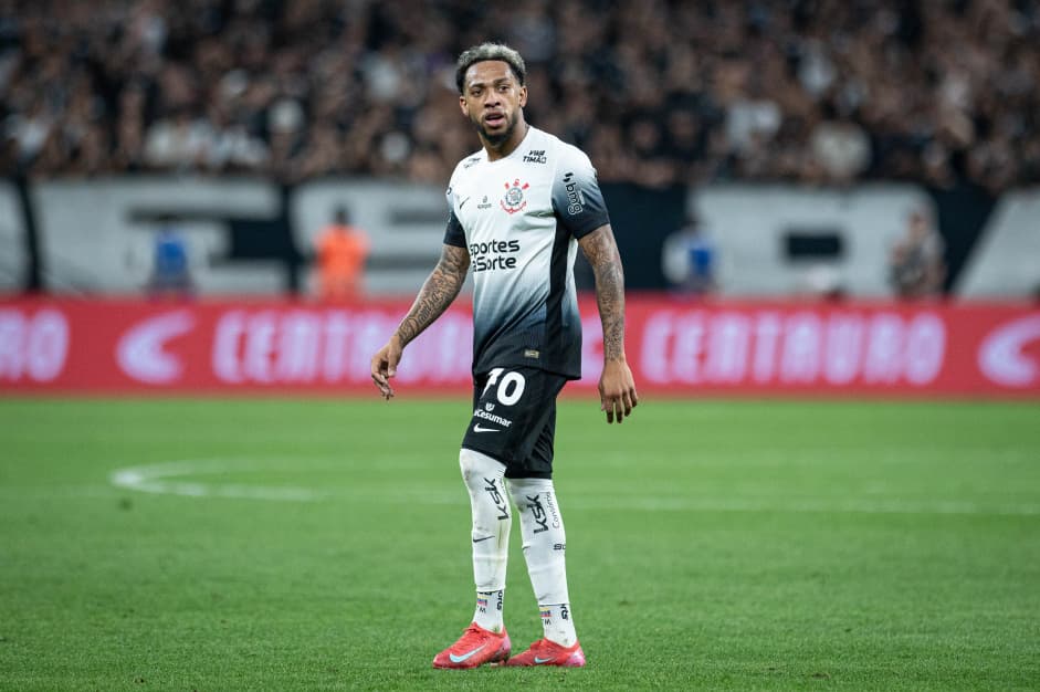 José 'Brujo' Martínez se despide del Corinthians tras controversias