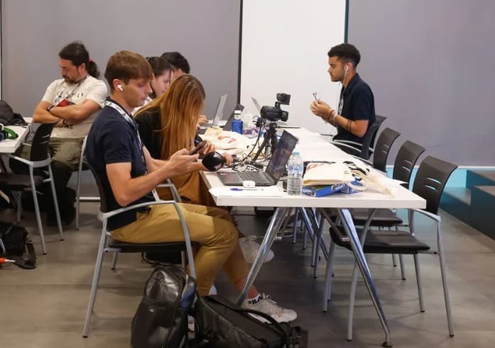 Condiciones precarias para periodistas en España: un análisis alarmante