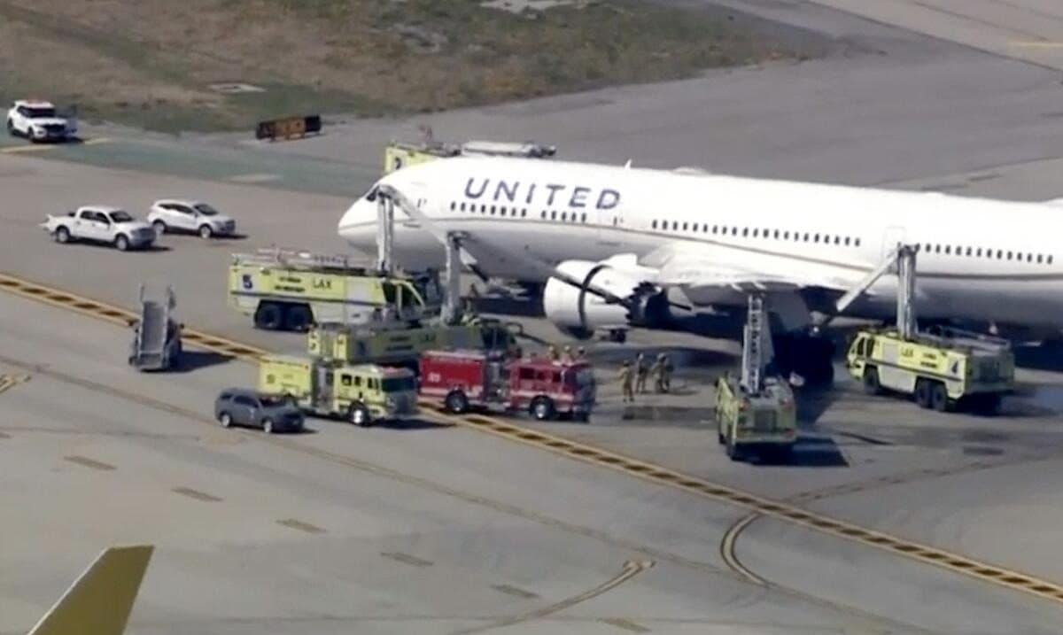 Aterrizaje de emergencia en Los Ángeles: avión de United Airlines con 180 pasajeros