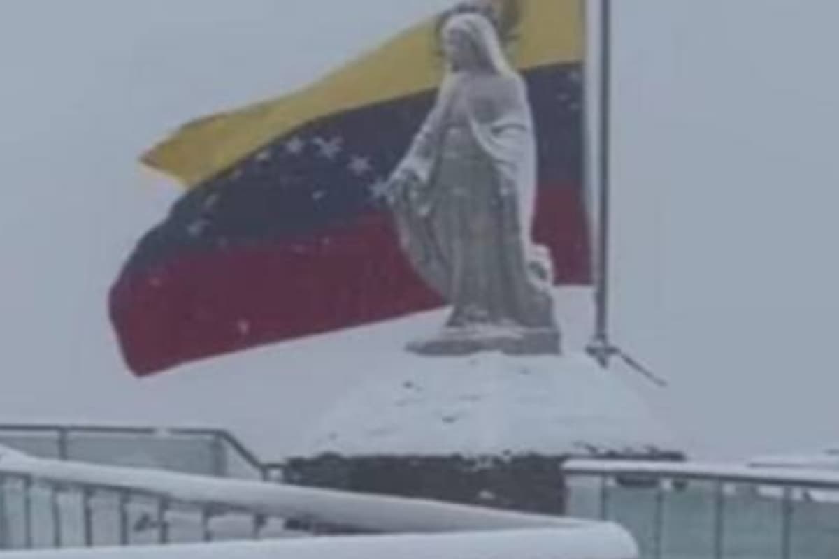 Mérida celebra la primera nevada del año en el Pico Espejo