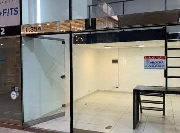 La lucha diaria de comerciantes en Mérida ante una economía dolarizada