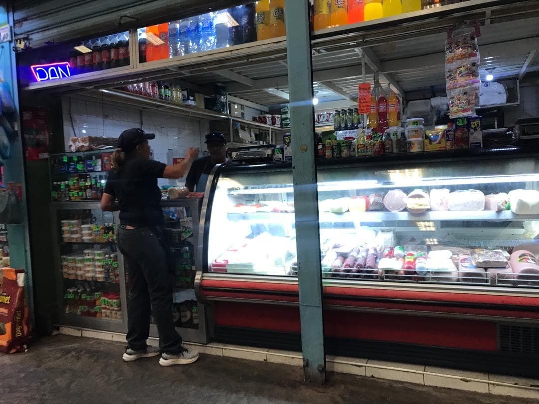 Comerciantes de Carabobo luchan contra la escasez de divisas en 2026