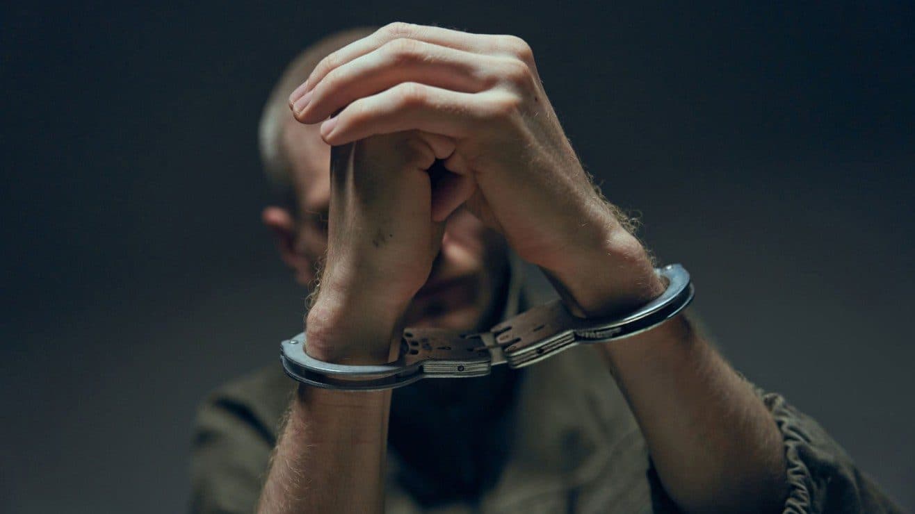 Hombre asesina a su esposa y simula suicidio por seguro de vida