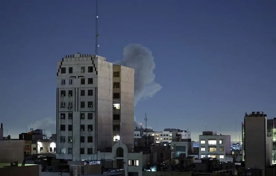 EEUU e Israel bombardean la televisión estatal iraní: ¿qué implica?