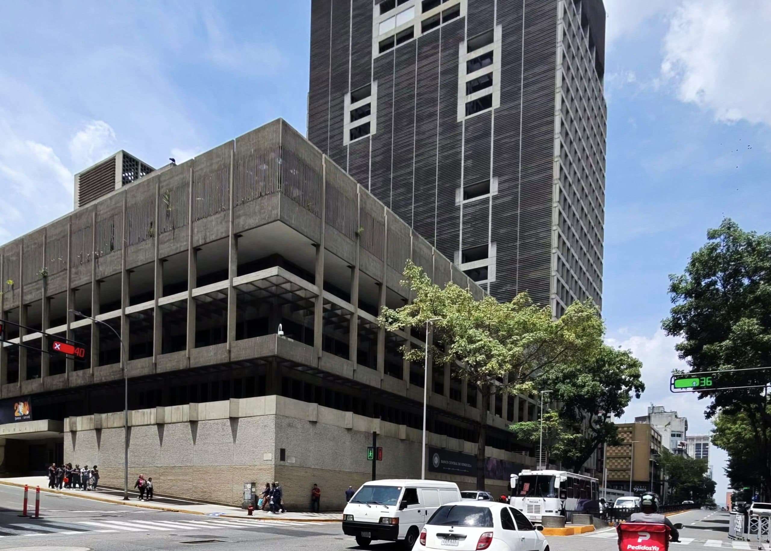 El BCV inyectará 1.700 millones de dólares para estabilizar el cambio