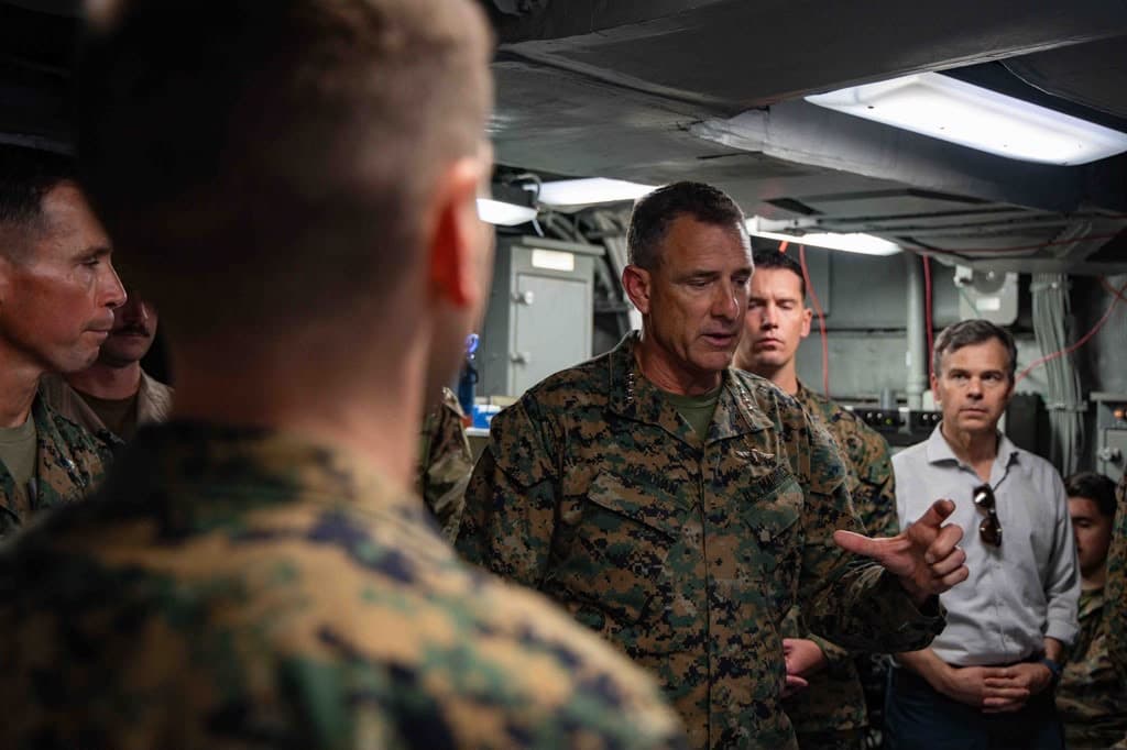 Visita del Jefe del Comando Sur de EE. UU. a Venezuela: Un Crisol de Crisis