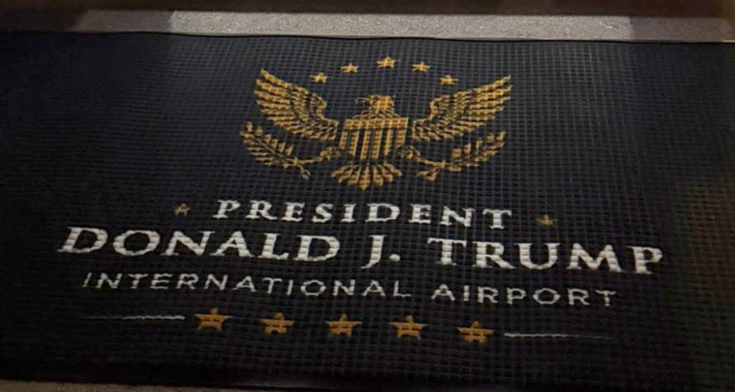 Donald Trump celebra el nuevo nombre del aeropuerto de Palm Beach