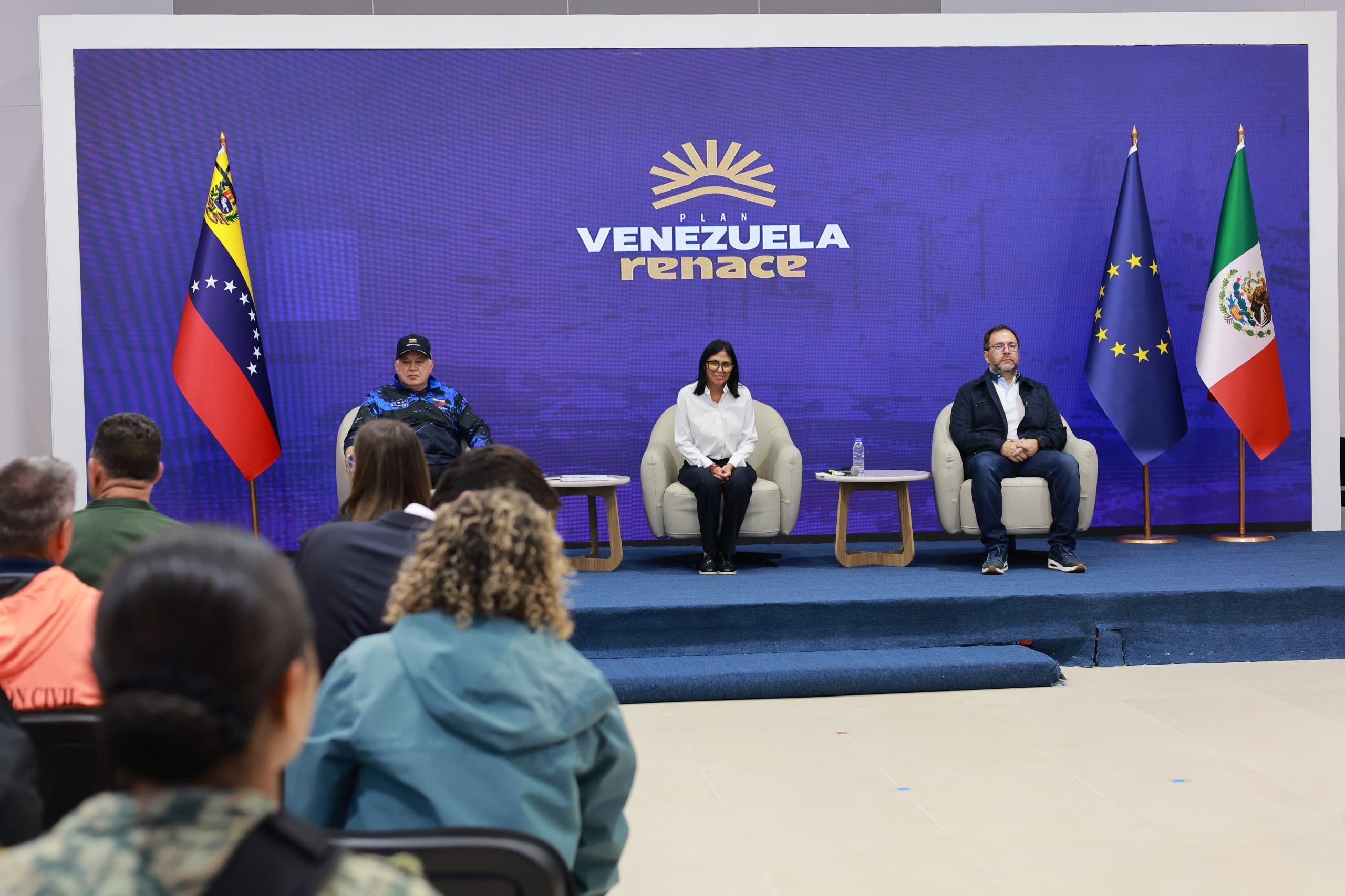 Chavismo rechaza apoyo de Abelardo De la Espriella y afirma autosuficiencia