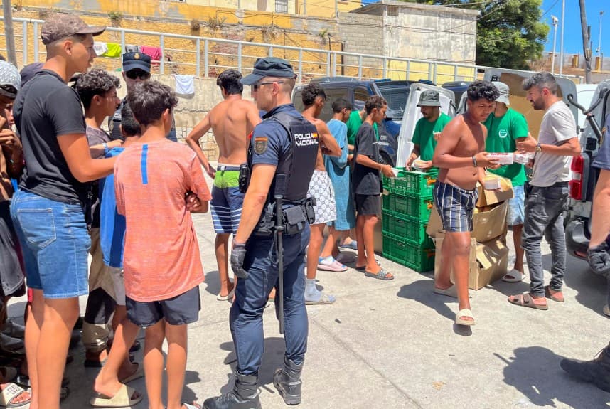 Crisis en Ceuta: 80,000 migrantes colapsan barrios tras masiva entrada
