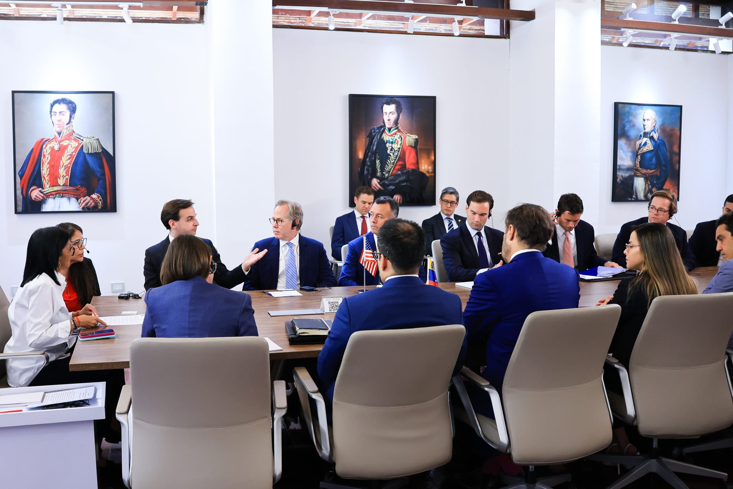 Delegación de EE.UU. se reúne con Delcy Rodríguez: ¿Qué intentan frenar?