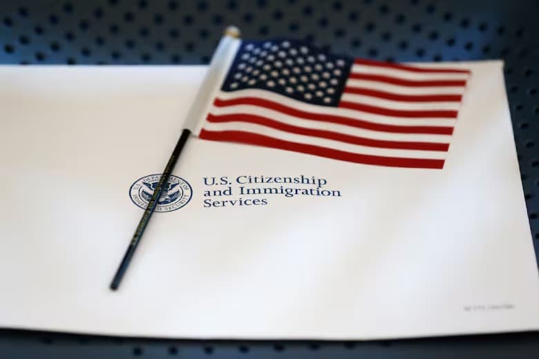 USCIS Impone Nuevos Requisitos para Migrantes: ¿Qué Deben Saber?